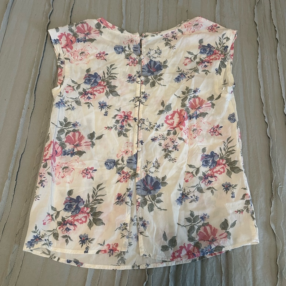 Abercrombie & Fitch Floral and Button Blouse | Size XS - Picture 4 of 5